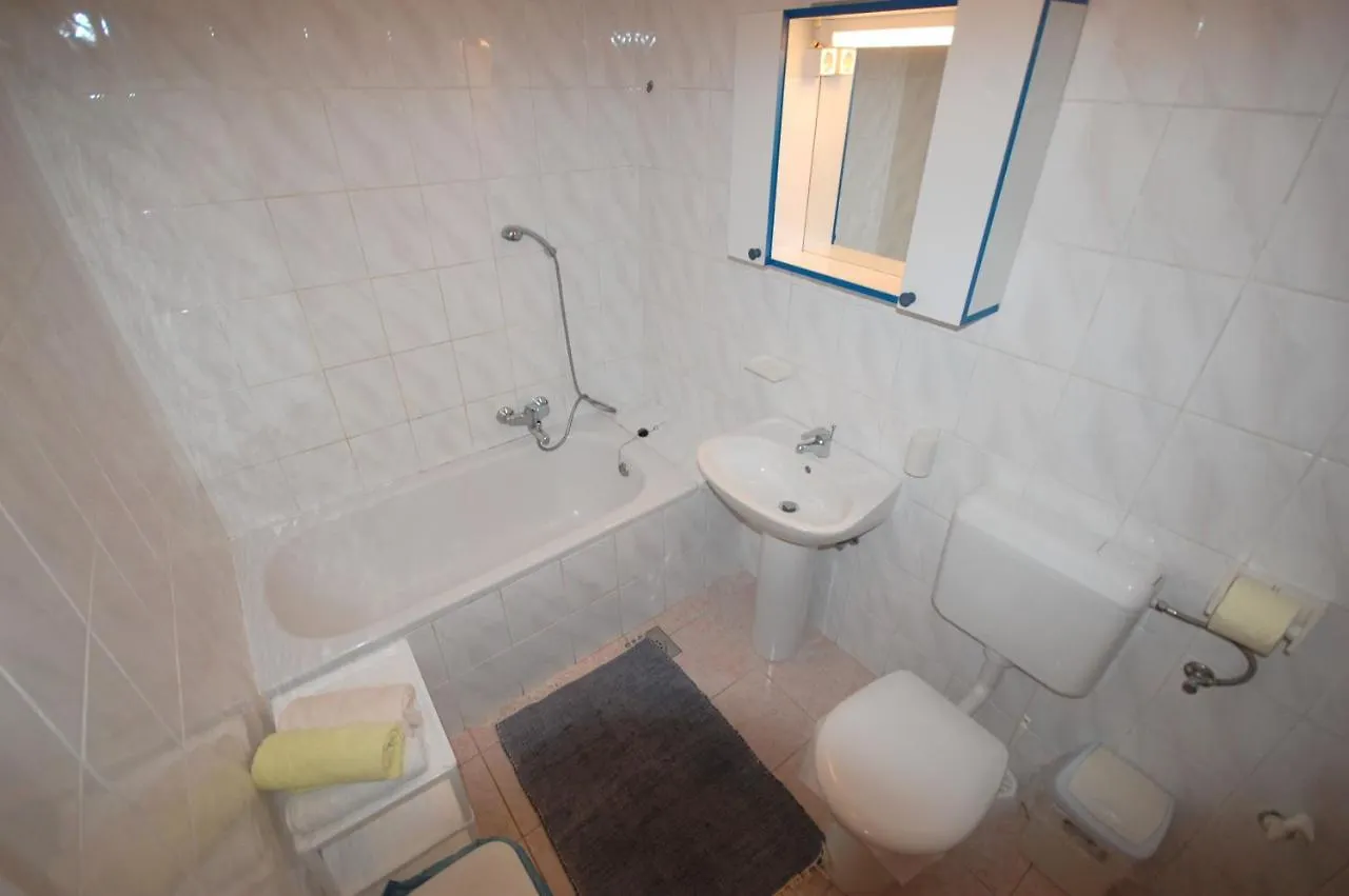 Apartments Daidzic By El-Pi Tours Njivice