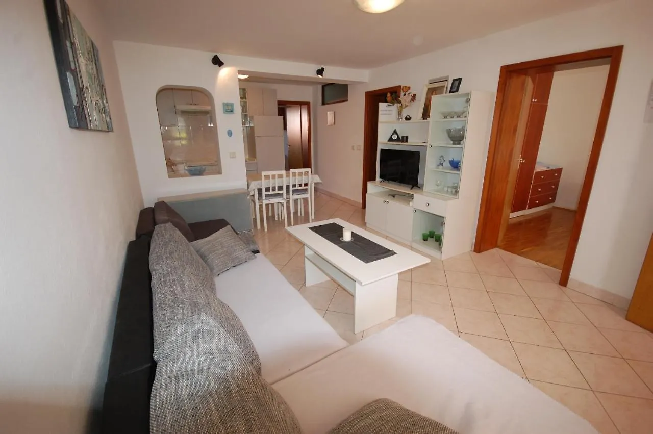 Apartments Daidzic By El-Pi Tours Njivice Croatia
